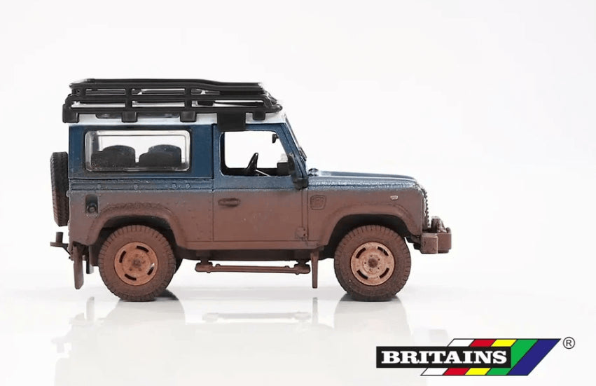 Britains - 1:32 Muddy Land Rover Defender