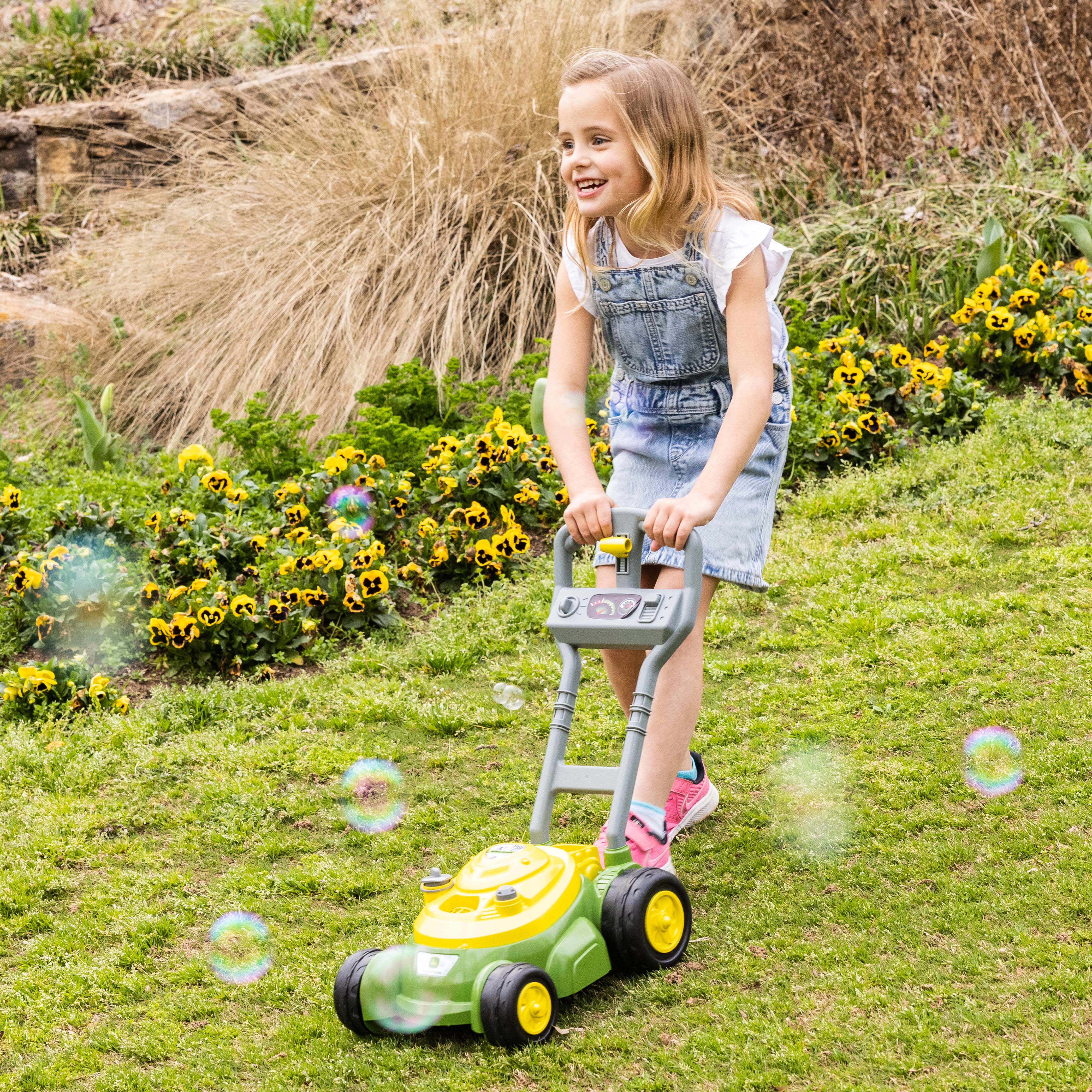 John Deere Bubble Mower With 4Oz Bottle