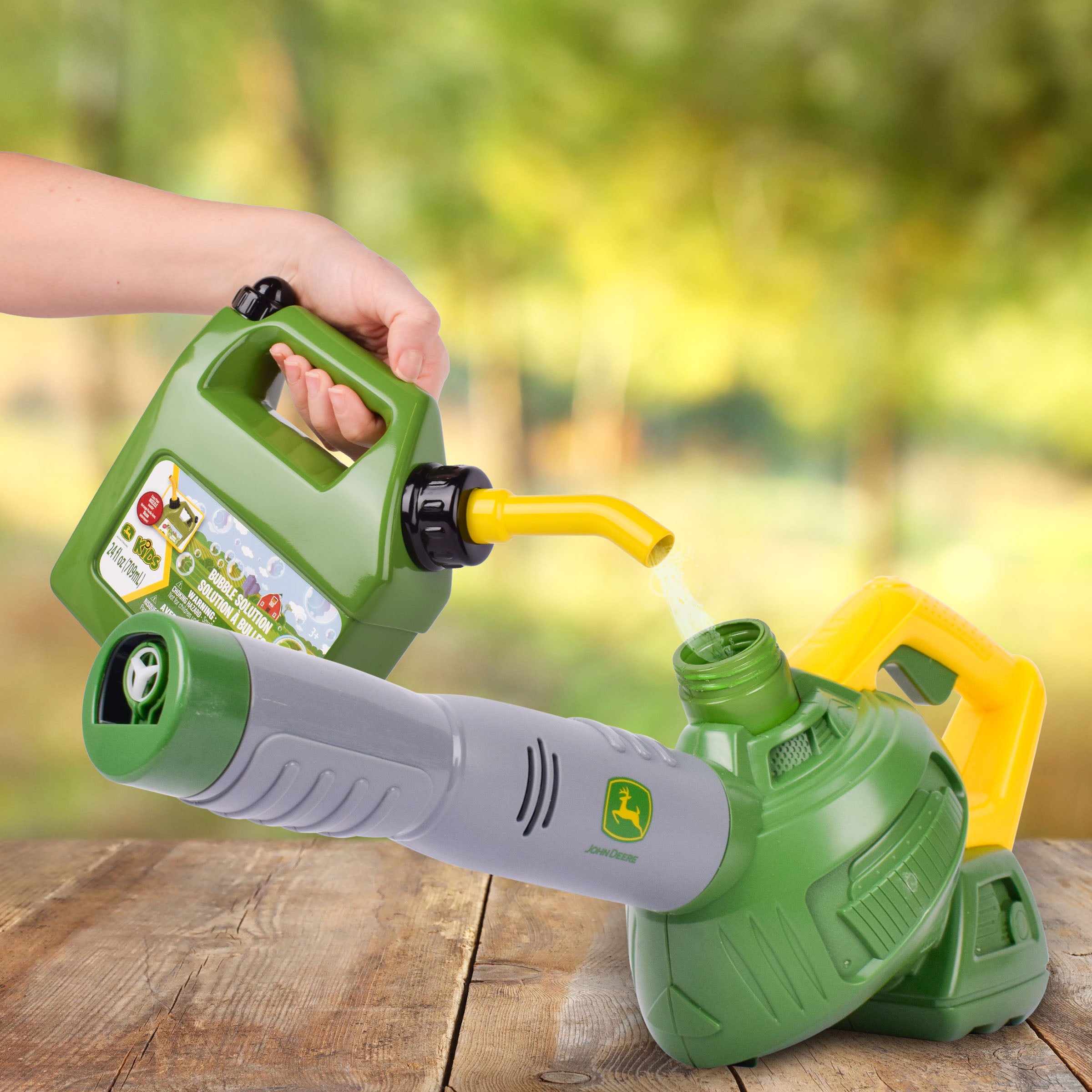 Tomy John Deere Bubble Leaf Blower & Refill Can
