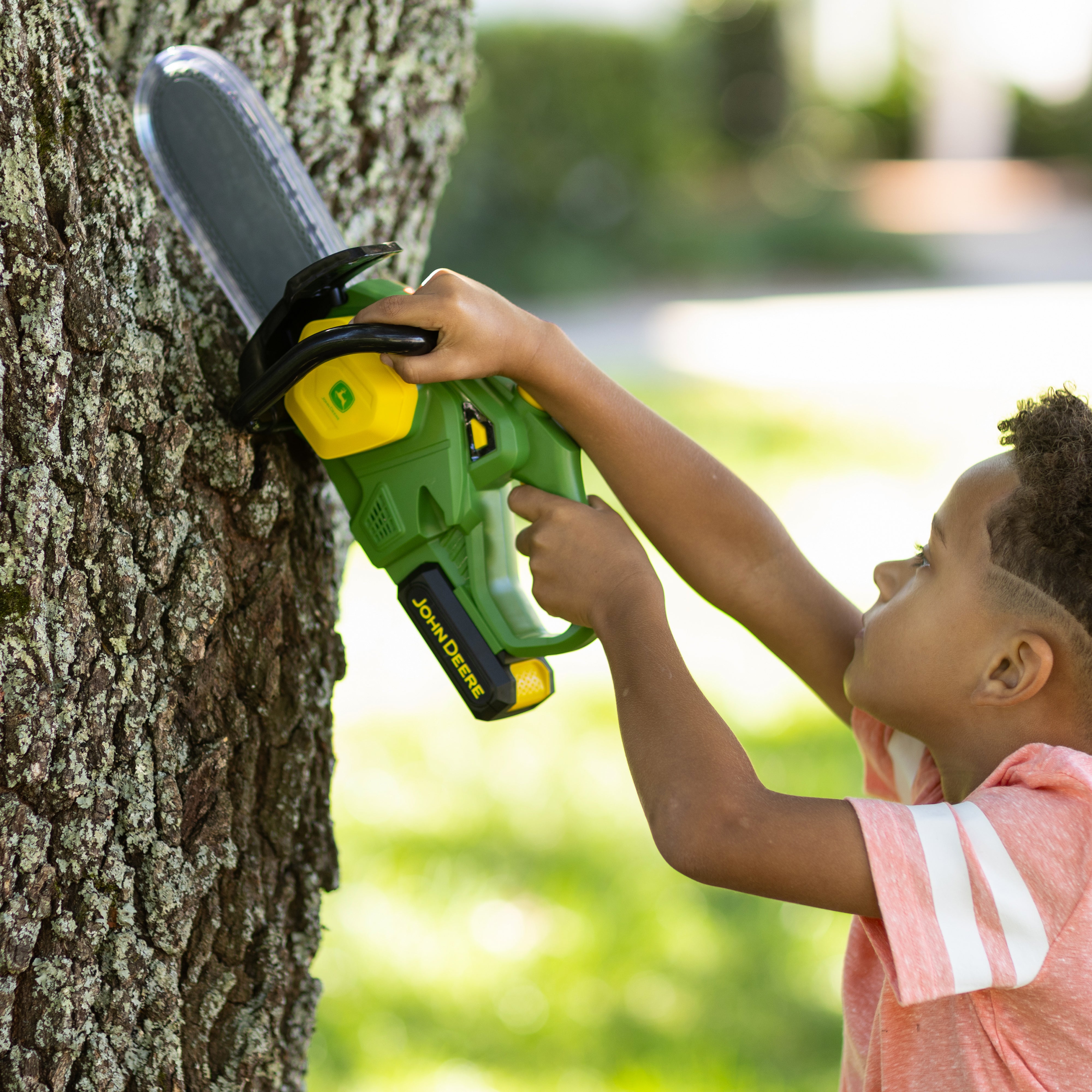 Tomy John Deere Motorised Chainsaw