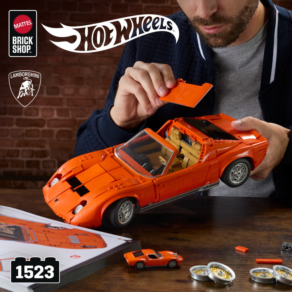 Mattel Brick Shop Hot Wheels Premium Series '71 Lamborghini Miura P400 Sv Building Set