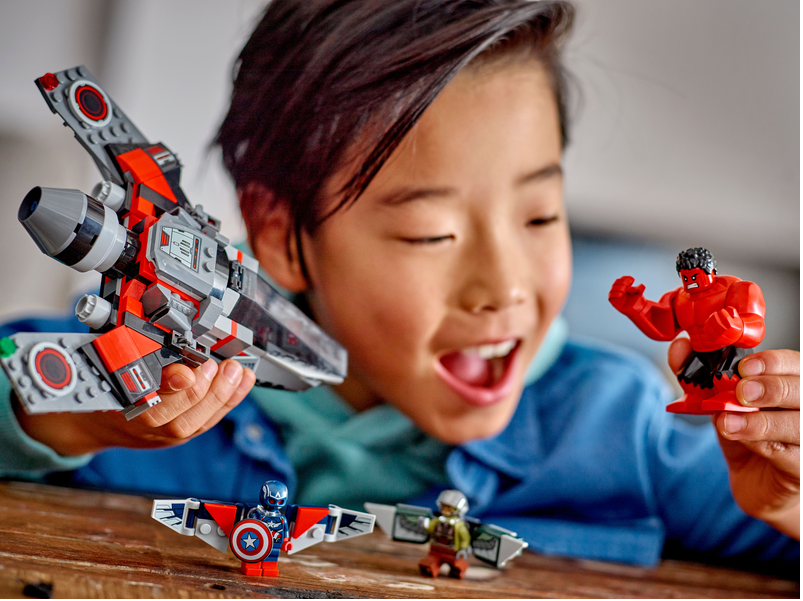 Lego Marvel Captain America Vs. Red Hulk Battle 76292