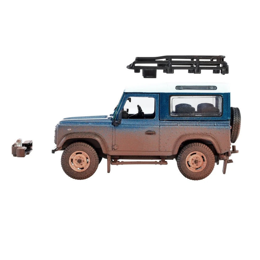 Britains - 1:32 Muddy Land Rover Defender