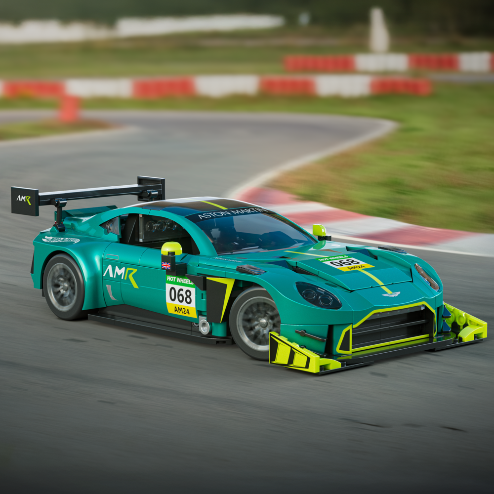 Mattel Brick Shop Hot Wheels Elite Series '24 Aston Martin Vantage Gt3 Building Set