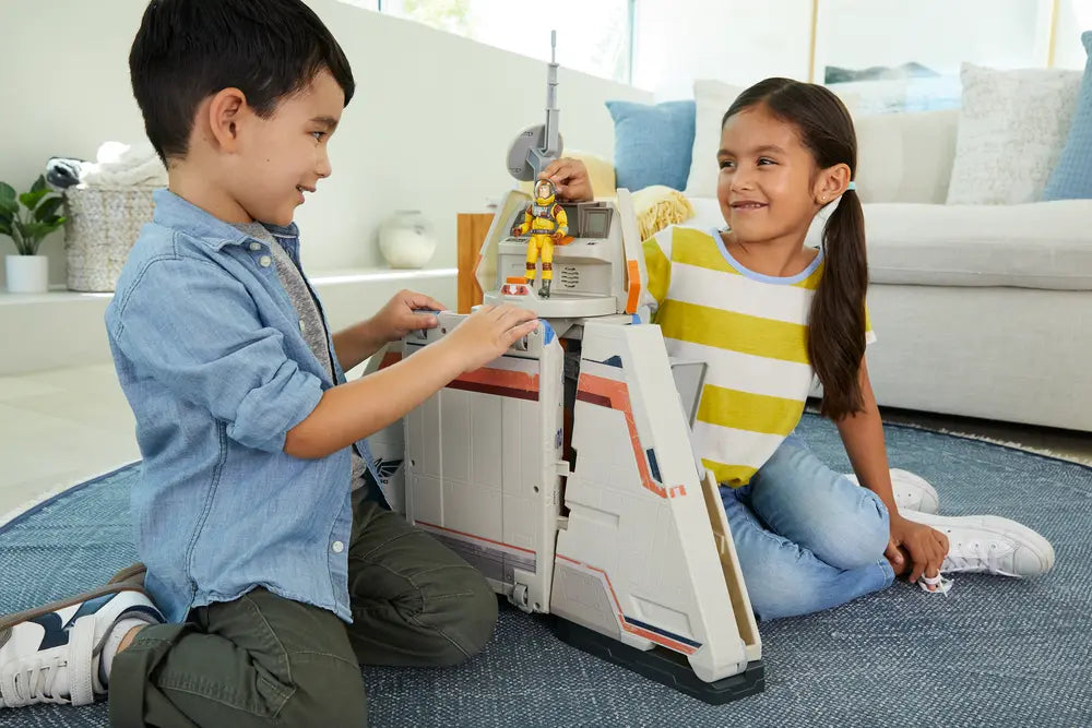 Disney And Pixar Lightyear Ultimate Star Command Base Playset