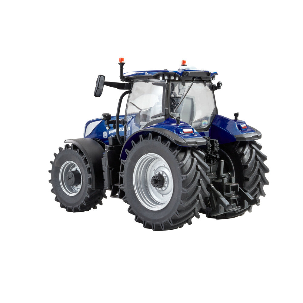 Britains 1:32 New Holland T7.300 Tractor