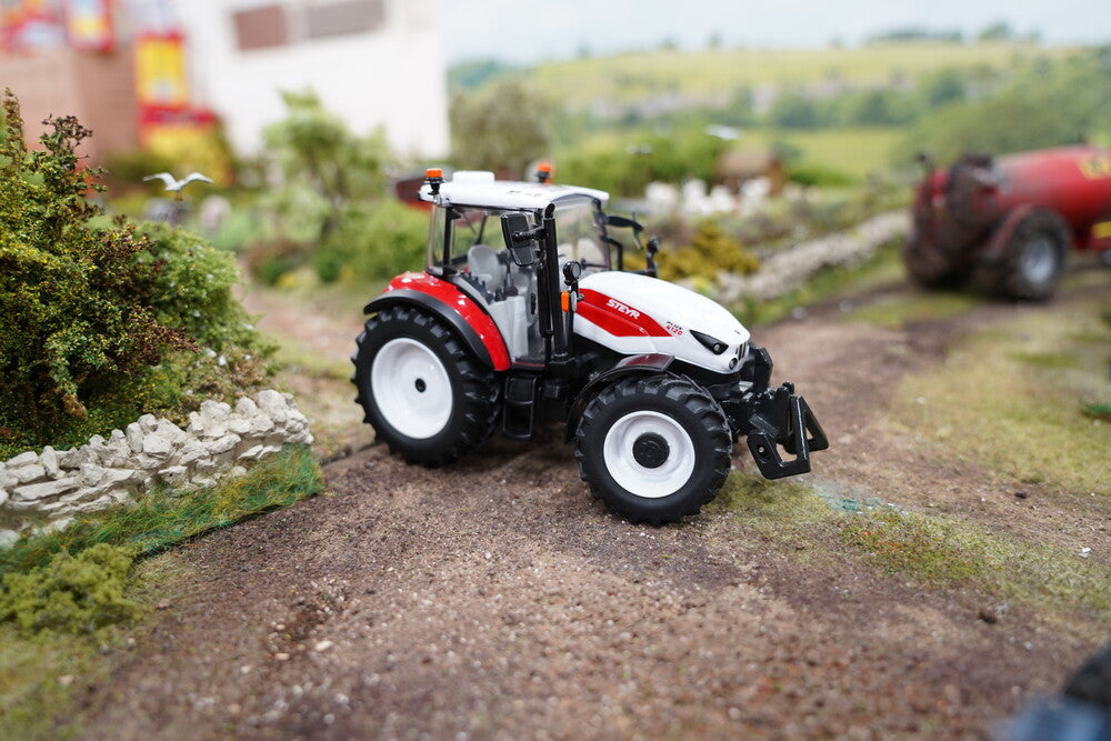 Britains Steyr Plus 4120 Tractor 1:32 Scale