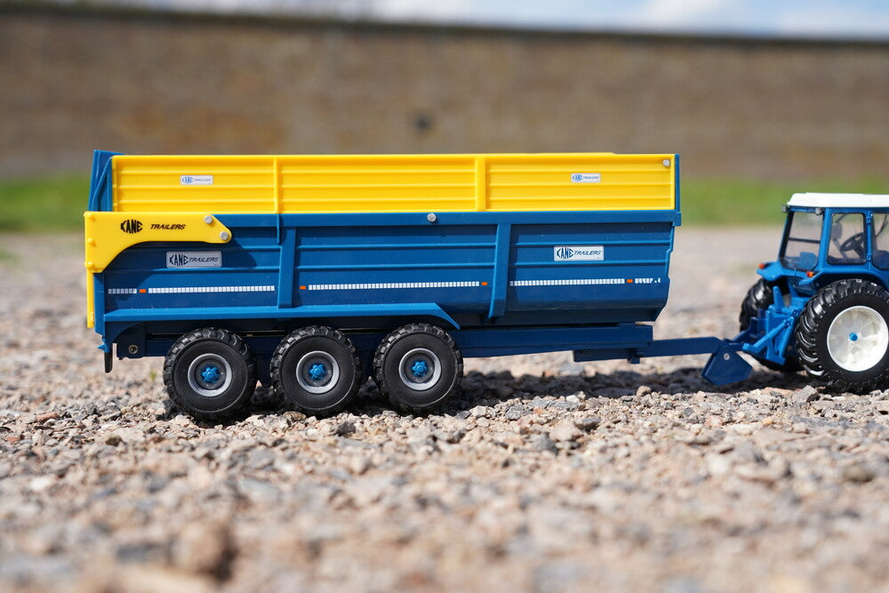 Britains - Kane Tri-Axel Halfpipe Silage Trailer