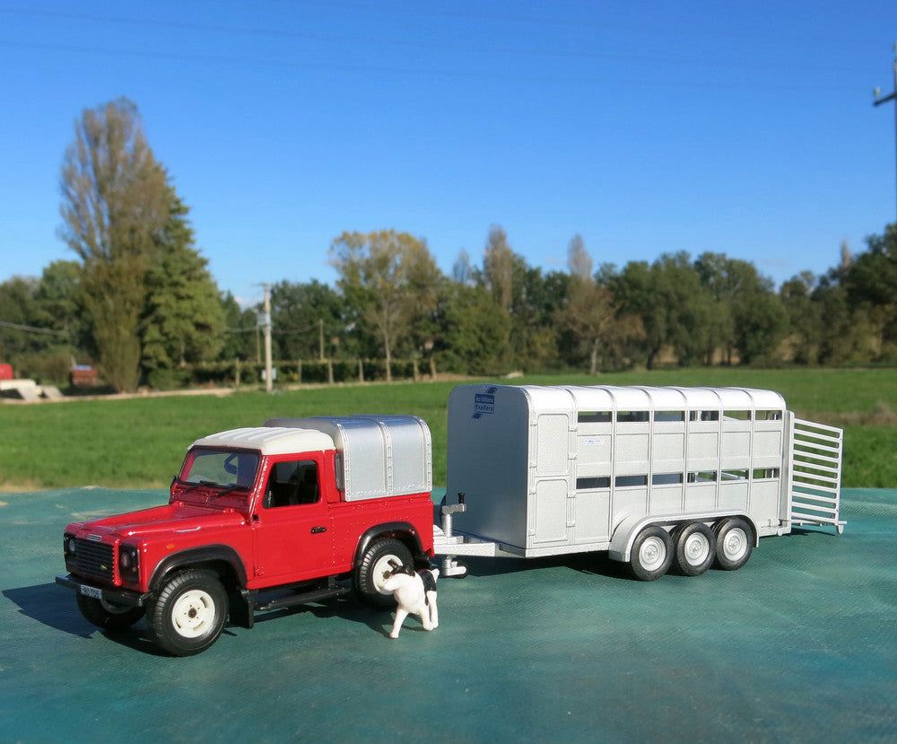 Britains Ifor Williams Livestock Trailer 1:32 Scale