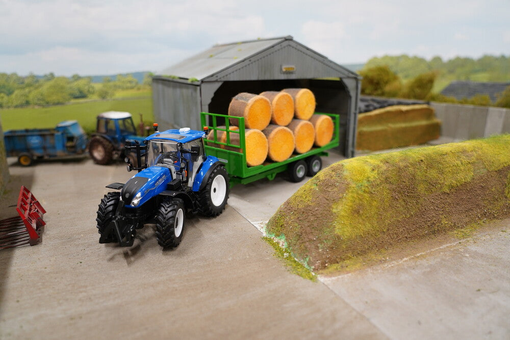 Britains 1:32 New Holland T5.120 Utility Tractor