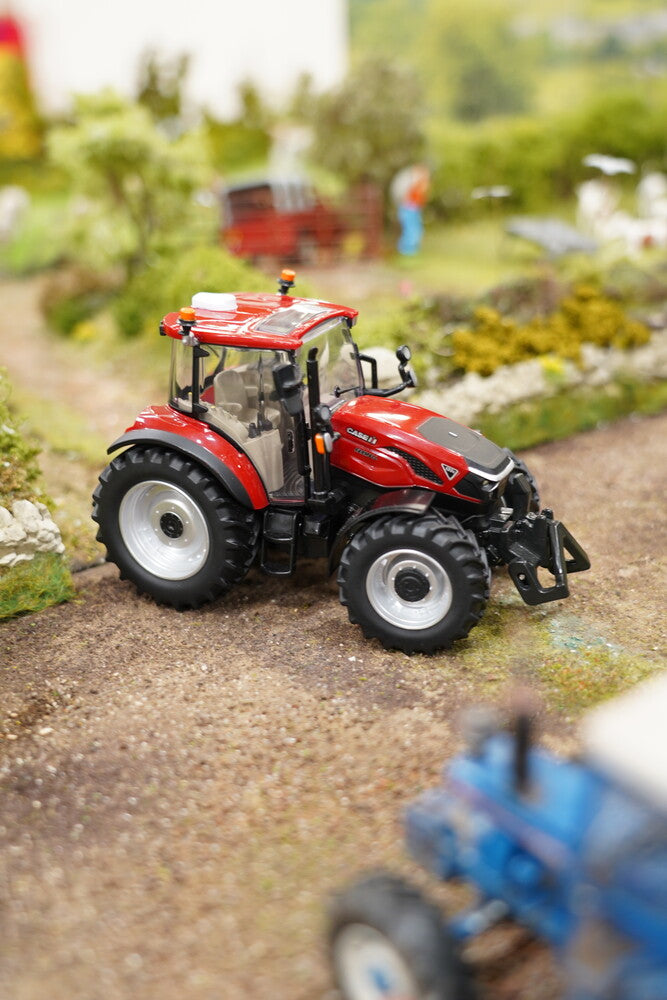 Britains Case Ih Farmall 120C Tractor 1:32 Scale