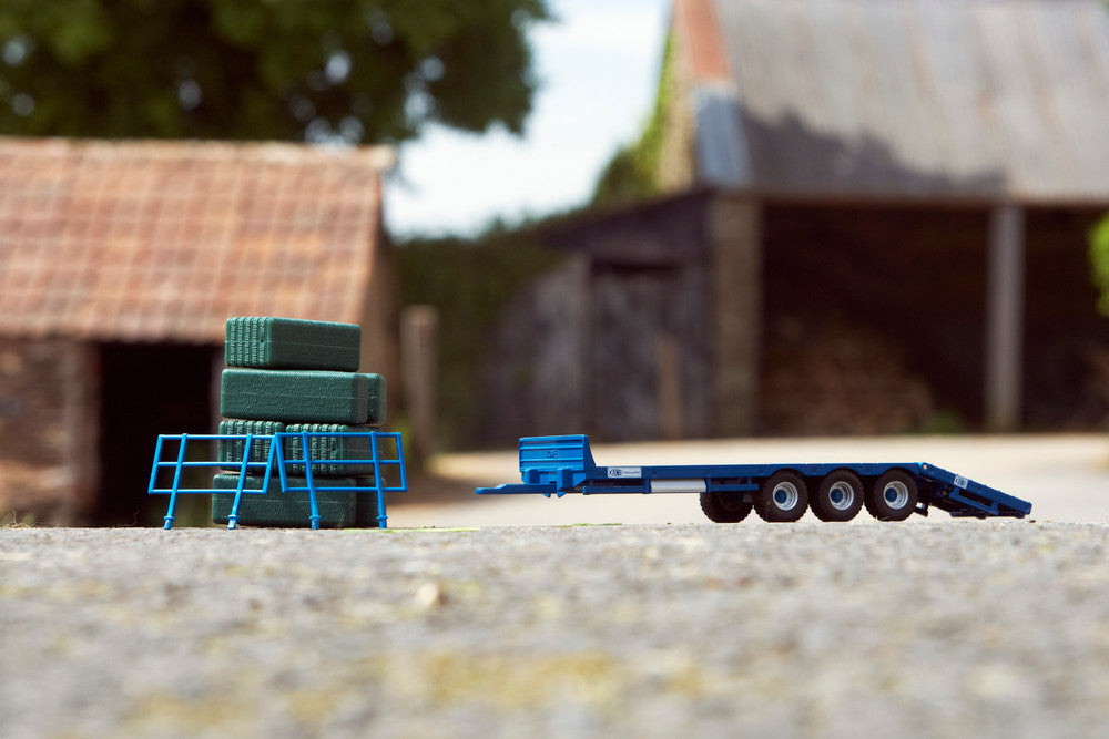 Britains 1:32 Kane Bale Trailer