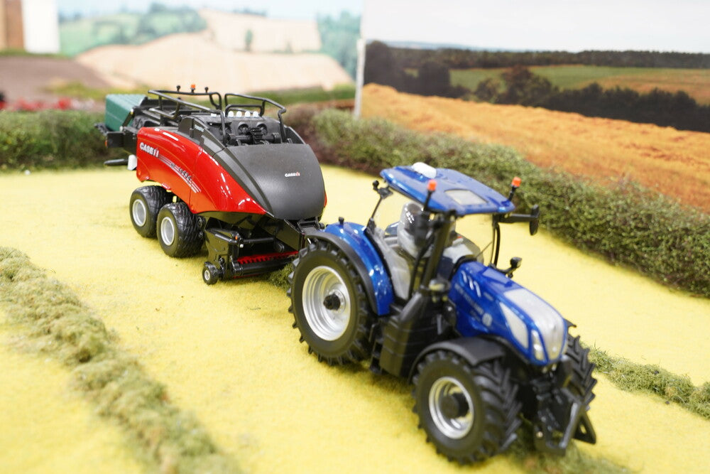 Britains 1:32 New Holland T7.300 Tractor