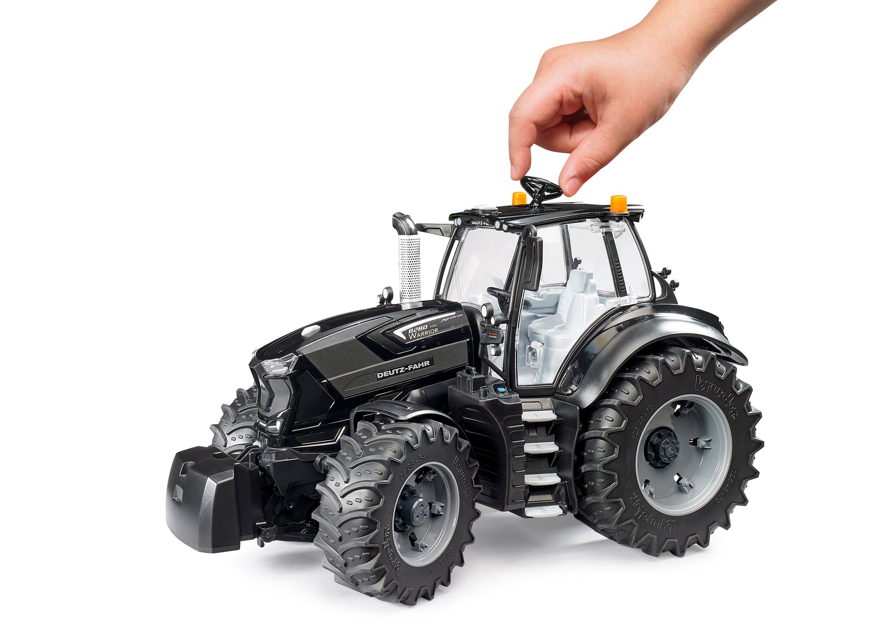 Bruder 1:16 Deutz-Fahr 8280 Ttv Warrior Tractor