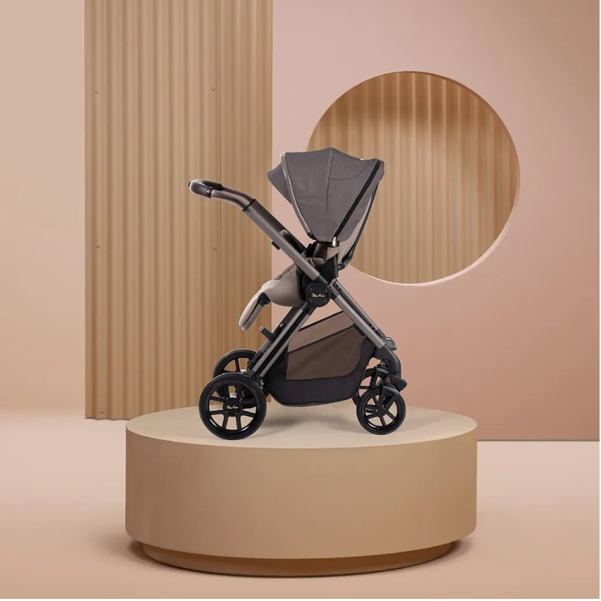Silver Cross Reef Deluxe Bundle With Silver Cross Dream Car Seat And Base
